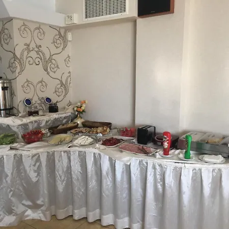 семеен амон ра 호텔 소조폴